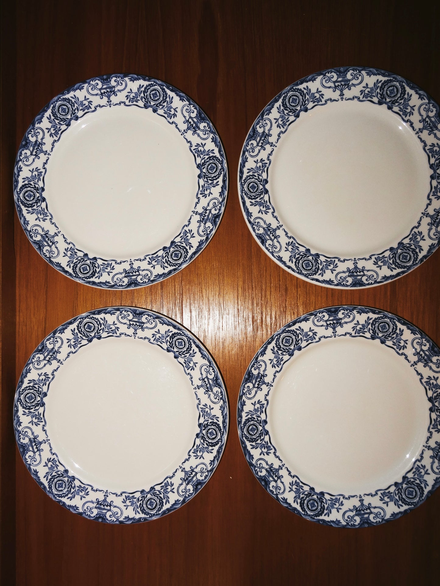 Vintage English 1970s Duraline Four Piece Plate Set
