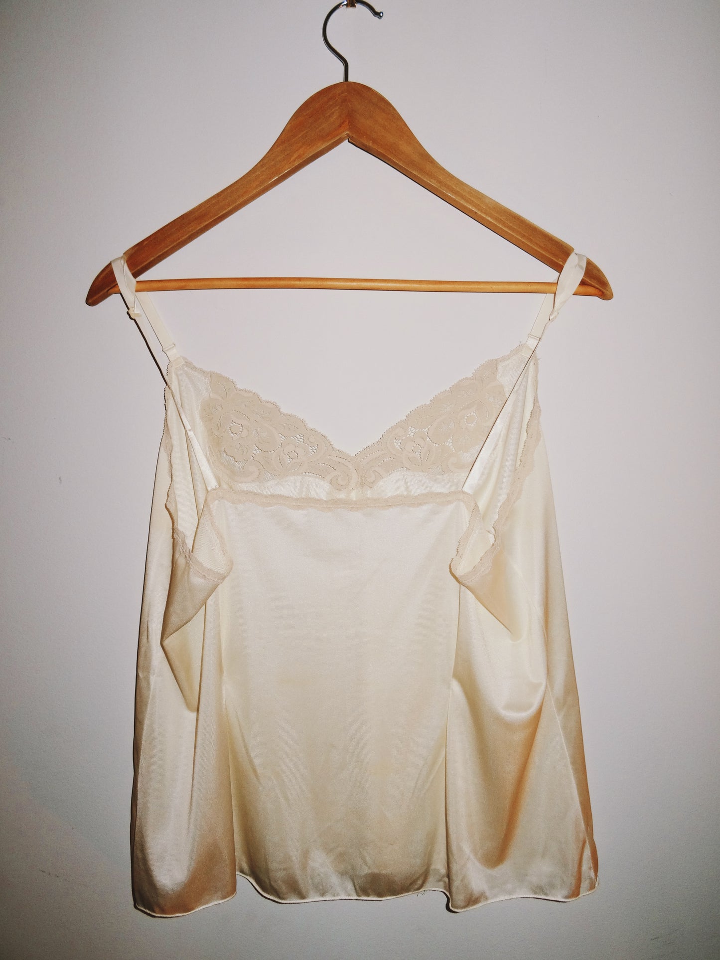 Beige Lace Top (size 4-6)