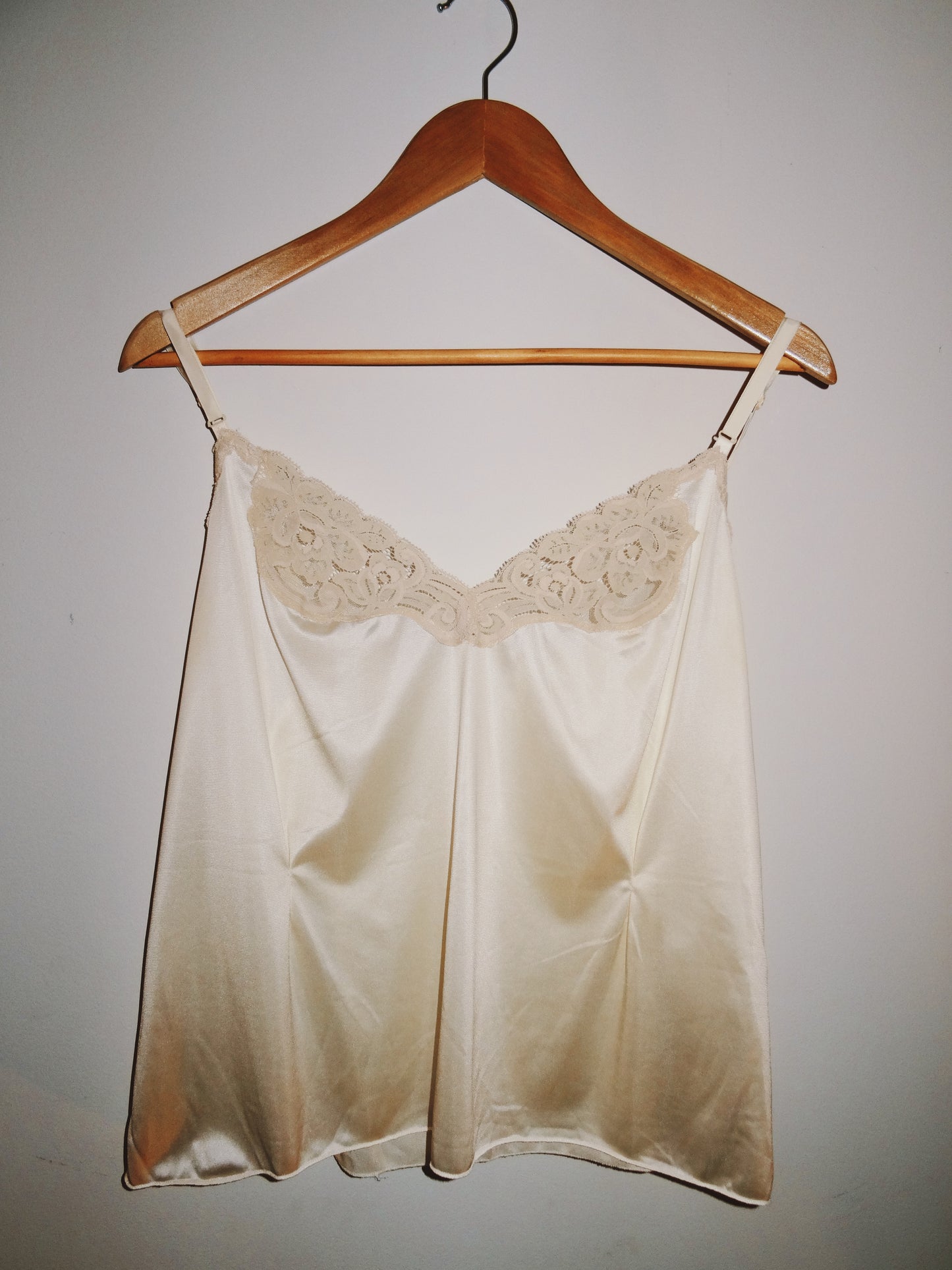 Beige Lace Top (size 4-6)
