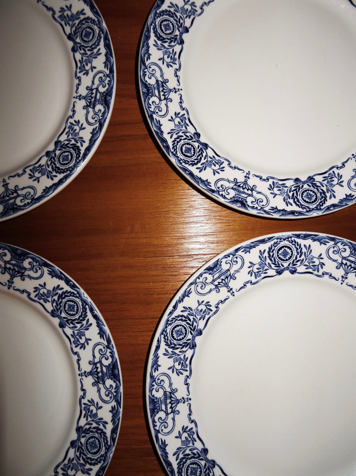 Vintage English 1970s Duraline Four Piece Plate Set