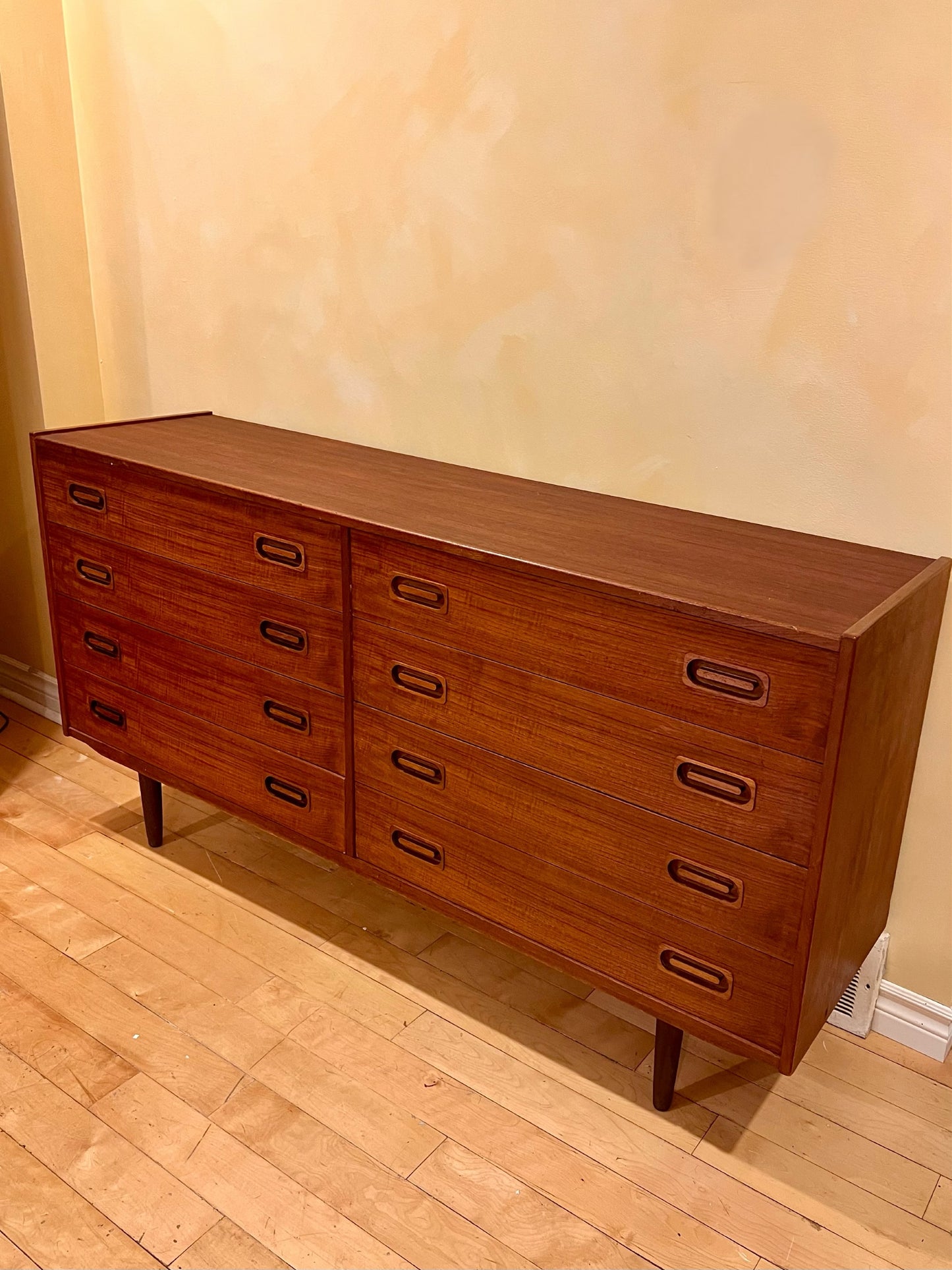 Mid-Century Danish Modern Teak Long Low 6 Drawer Dresser Credenza Drylund