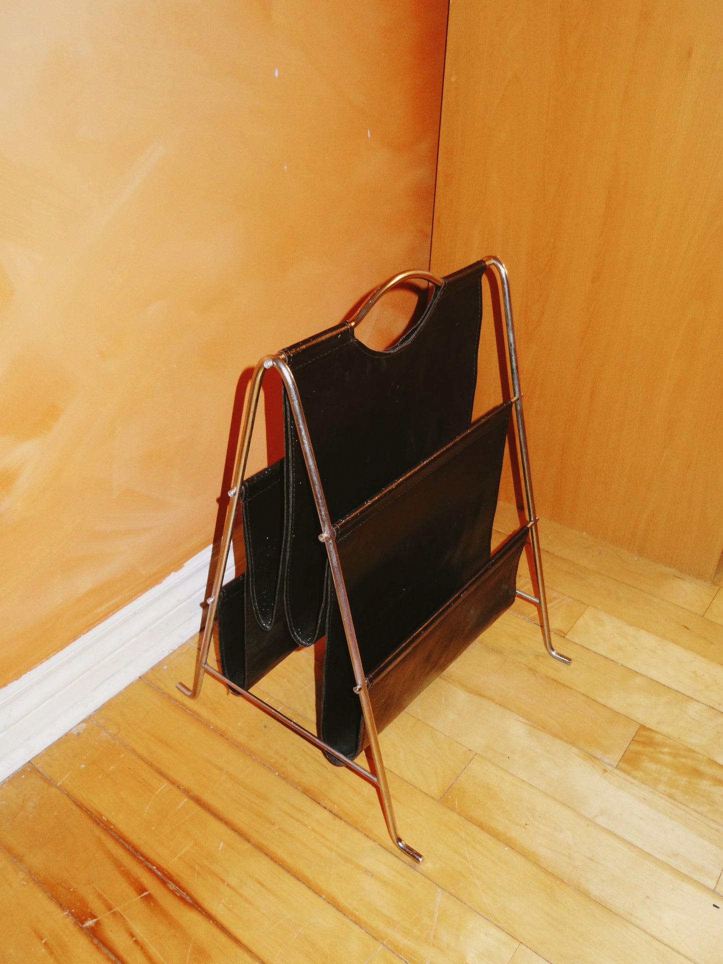 Genuine Leather Brown/Chrome Magazine Holder