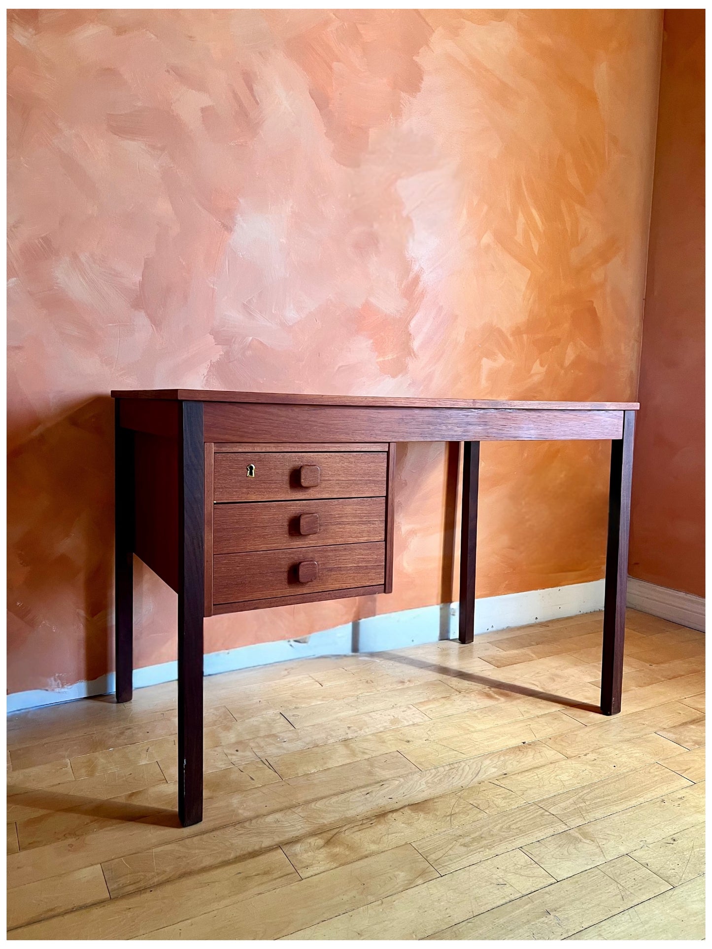 Compact Danish Teak Desk (Domino Møbler)