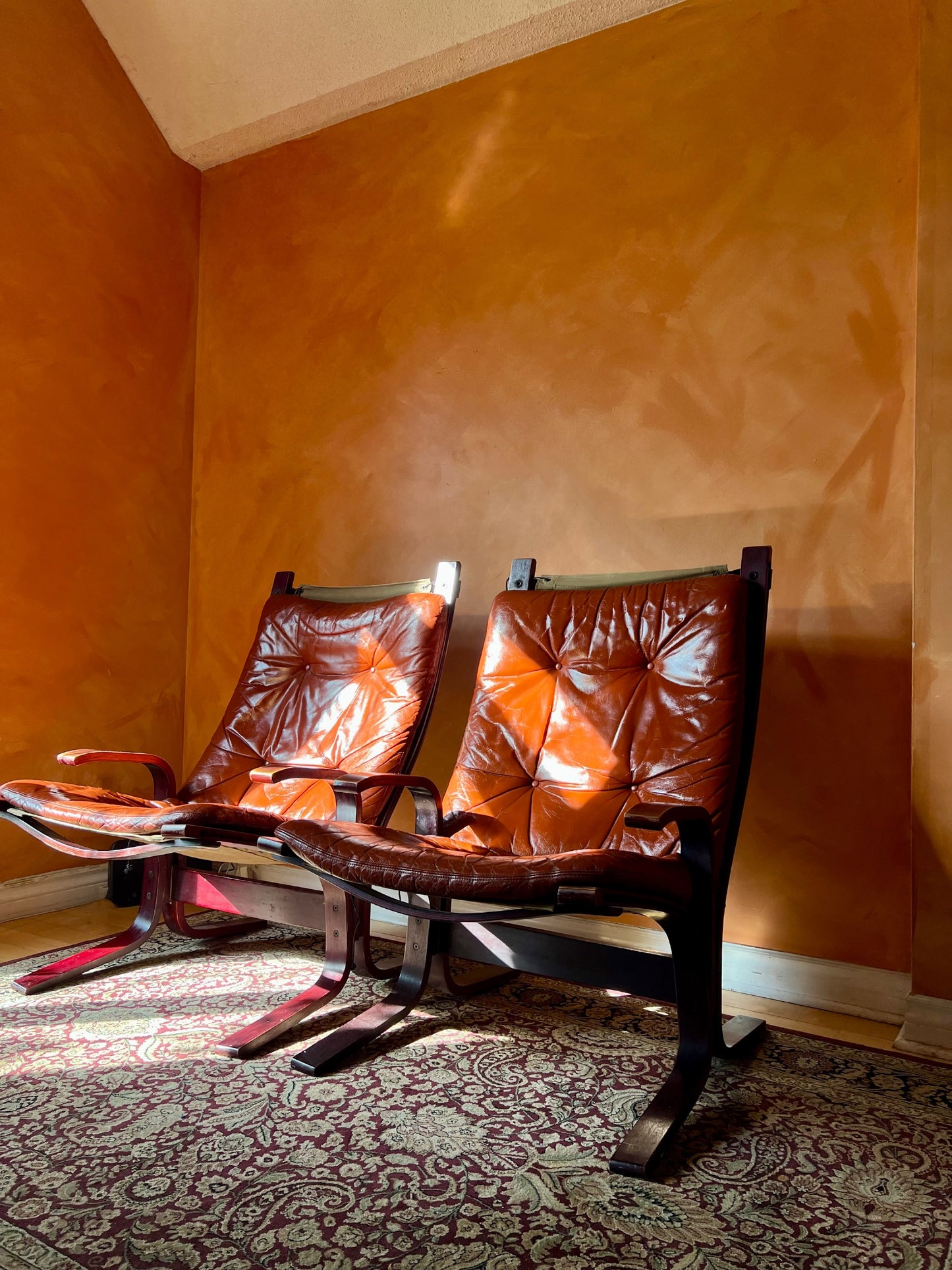 Pair of Leather Easy Chairs Model “Siesta” by Ingmar Relling for Westnofa (1970s)