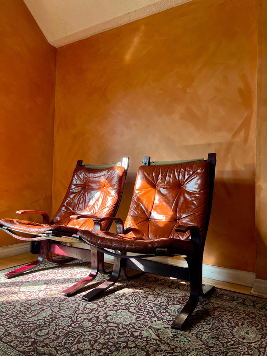 Pair of Leather Easy Chairs Model “Siesta” by Ingmar Relling for Westnofa (1970s)