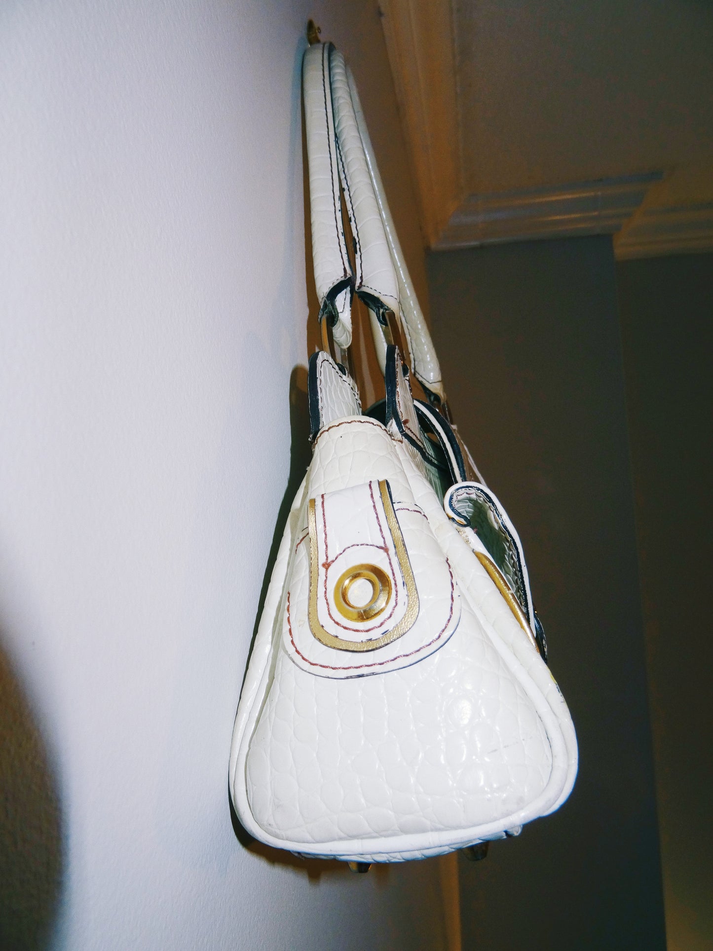 White GUESS Shoulder Bag