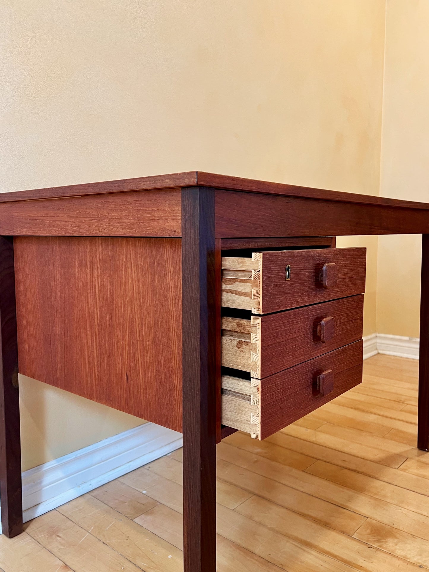 Compact Danish Teak Desk (Domino Møbler)