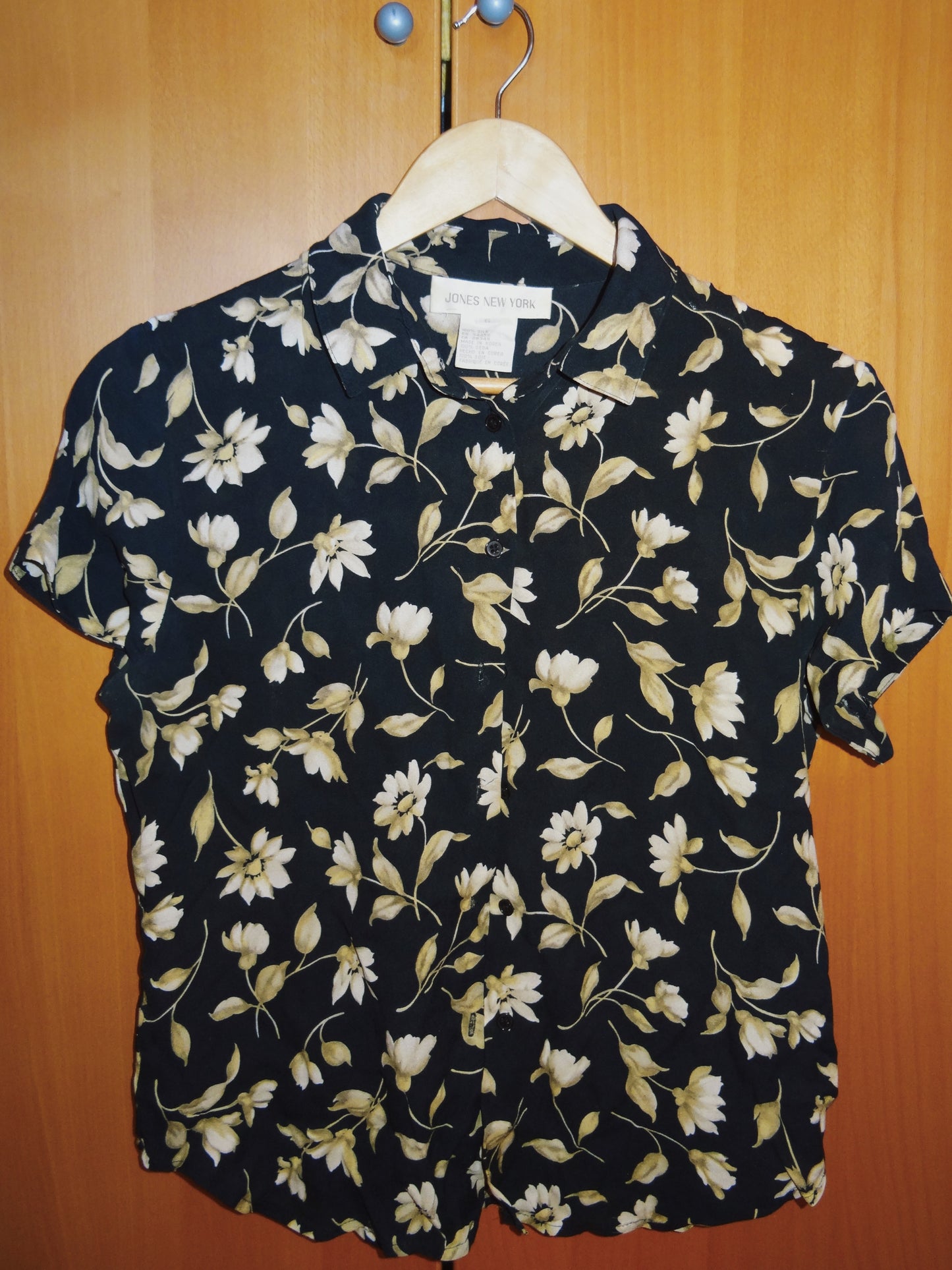 Light Floral Blouse (size 2/4)