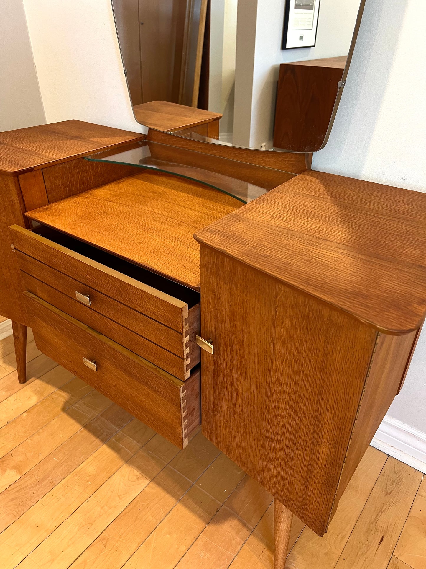 Mid Century Vanity Table