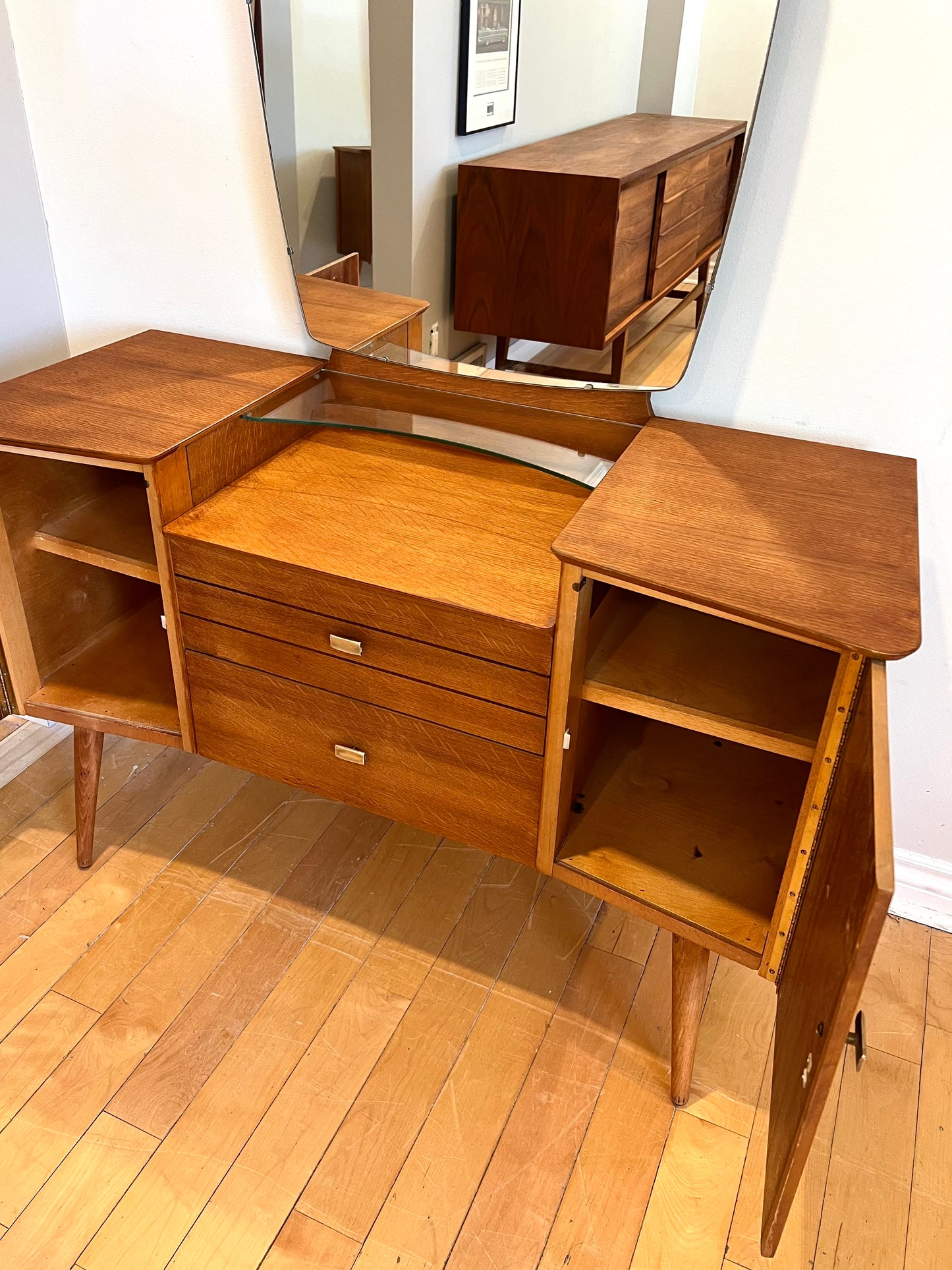 Mid Century Vanity Table