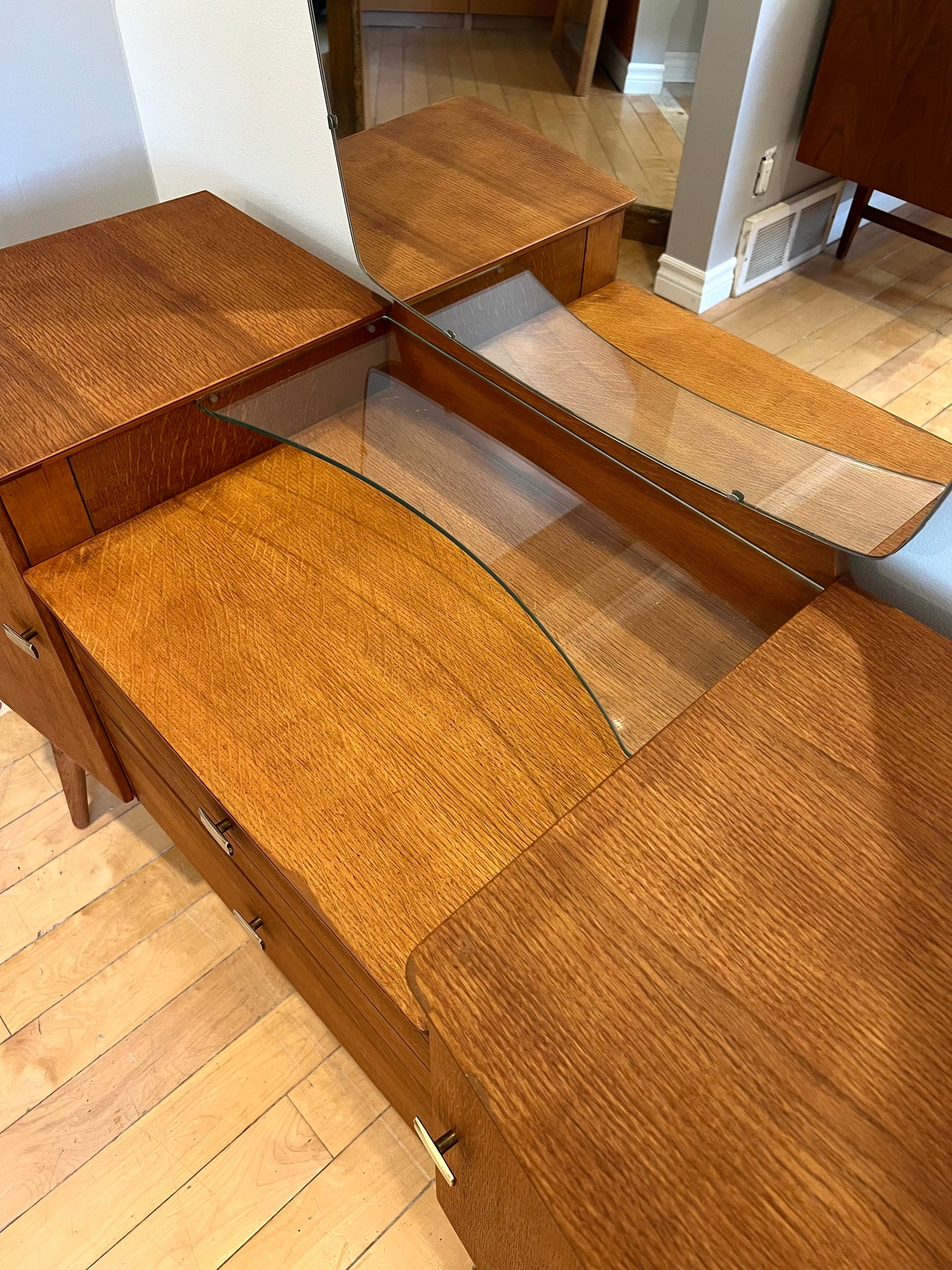 Mid Century Vanity Table