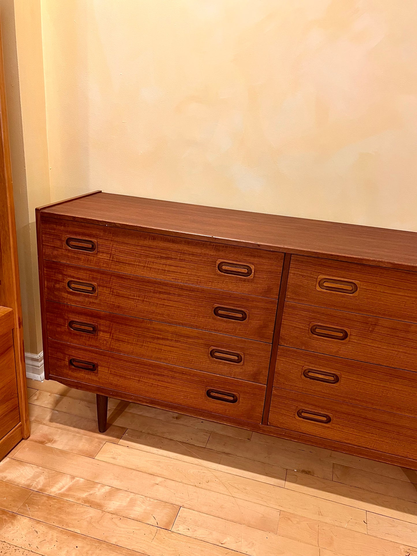Mid-Century Danish Modern Teak Long Low 6 Drawer Dresser Credenza Drylund