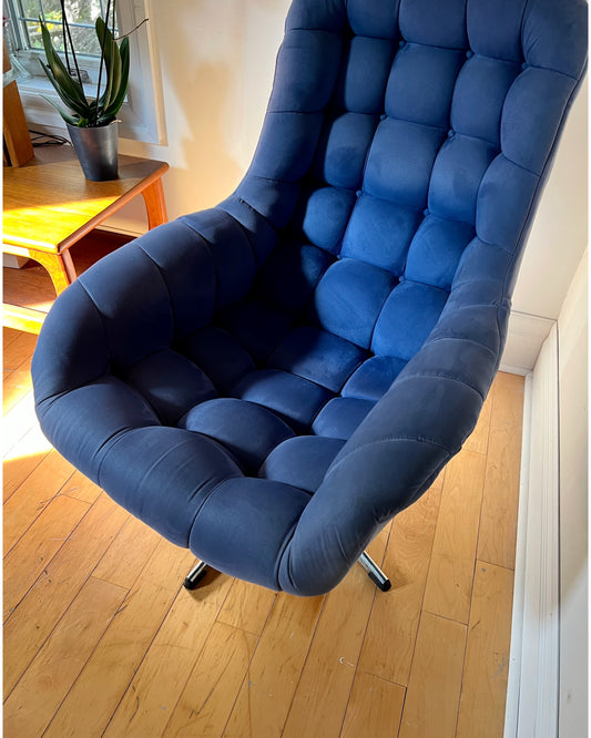 Frank Doerner Scoop Swivel Chair